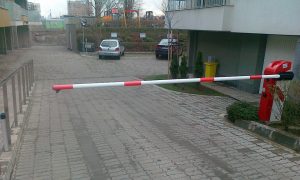 Елакс Доорс – качествени гаражни и ролетни врати. Бариери