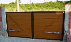 Елакс Доорс – качествени гаражни и ролетни врати. Двукрили врати